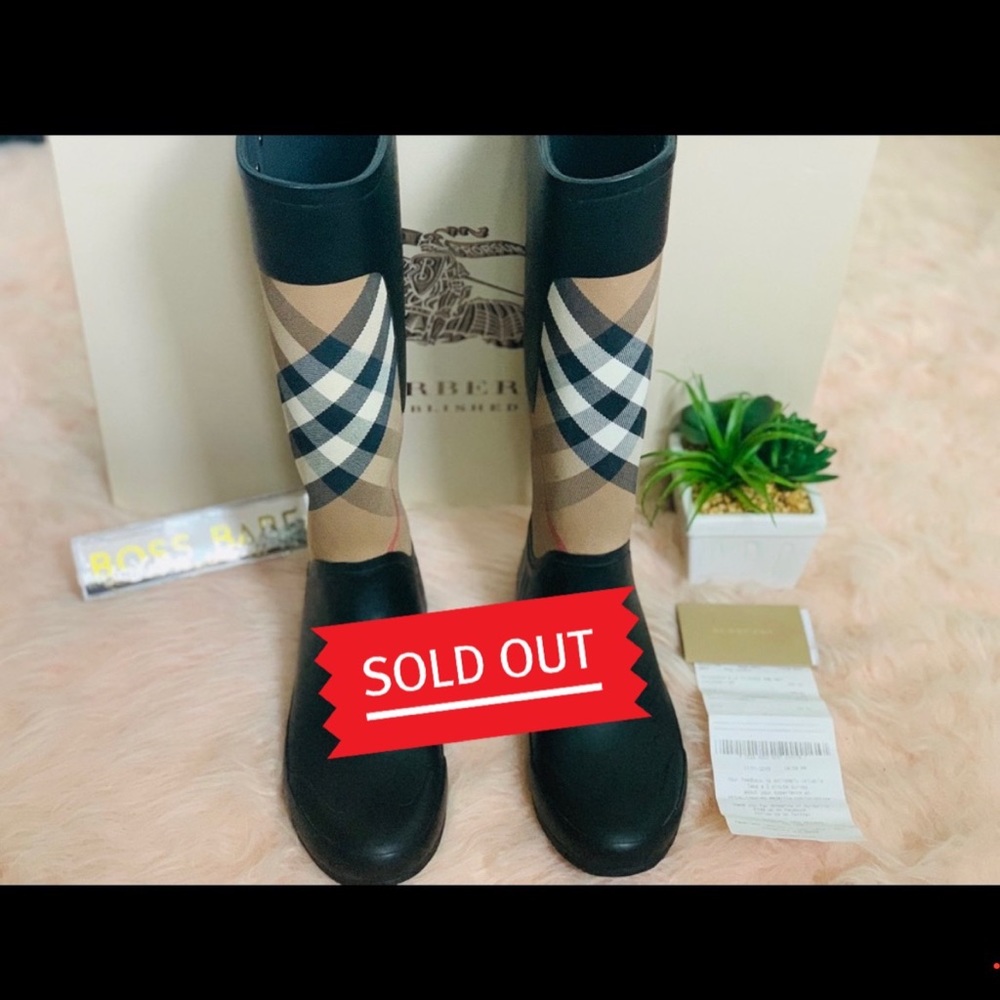 ♥️SOLD!♥️Burberry Clemence Rain Boots